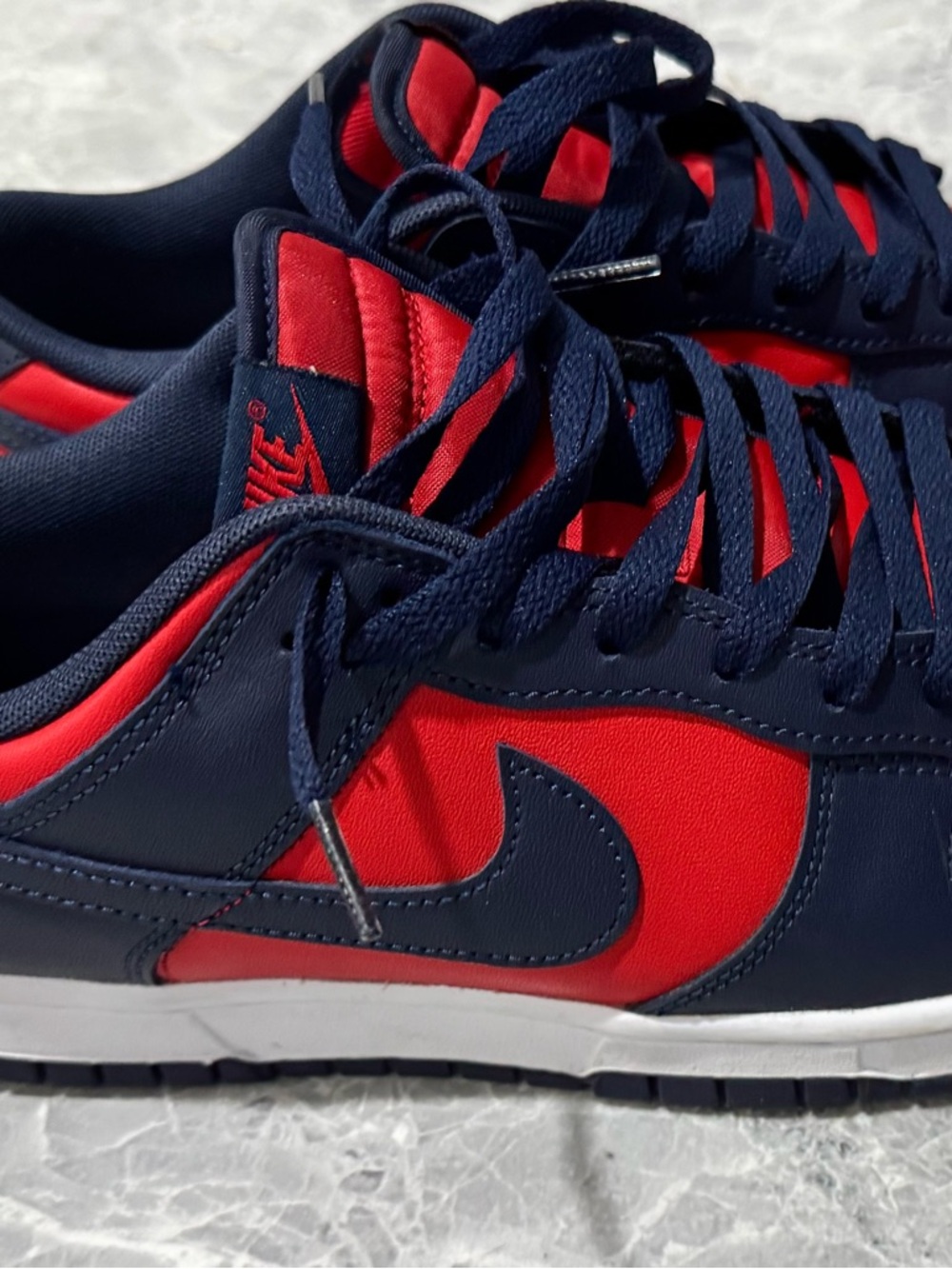 Nike Low-Top Sneakers in Navy & Red